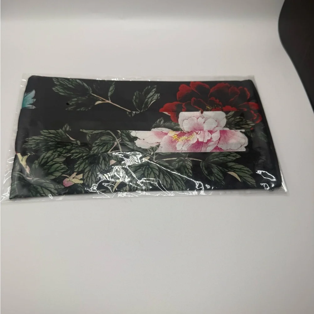 Johnny Was Silk Floral and Butterfly Print Face Masks Five Pcs